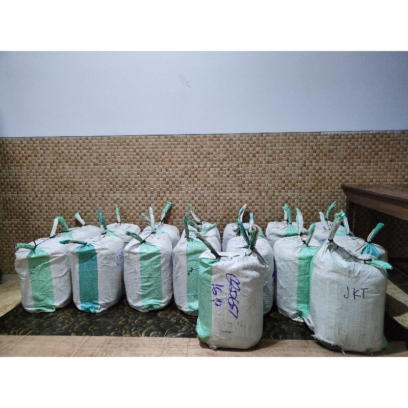 

Madu murni Hutan Akasia 1kg