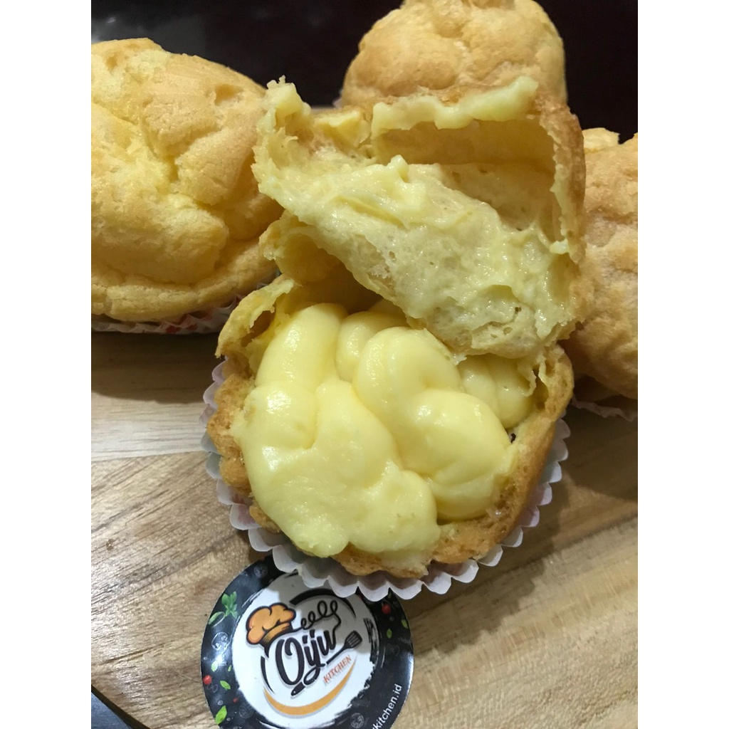 

Kue Soes / Sus filling Custard Cream & Rum isi 4 pcs