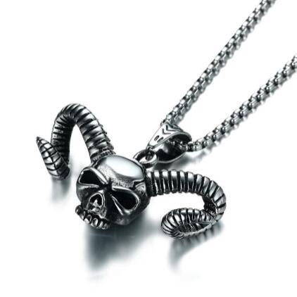 LT Kalung Rantai Liontin Kepala Tengkorak Bahan Stainless Steel Gaya Gothic untuk Pria