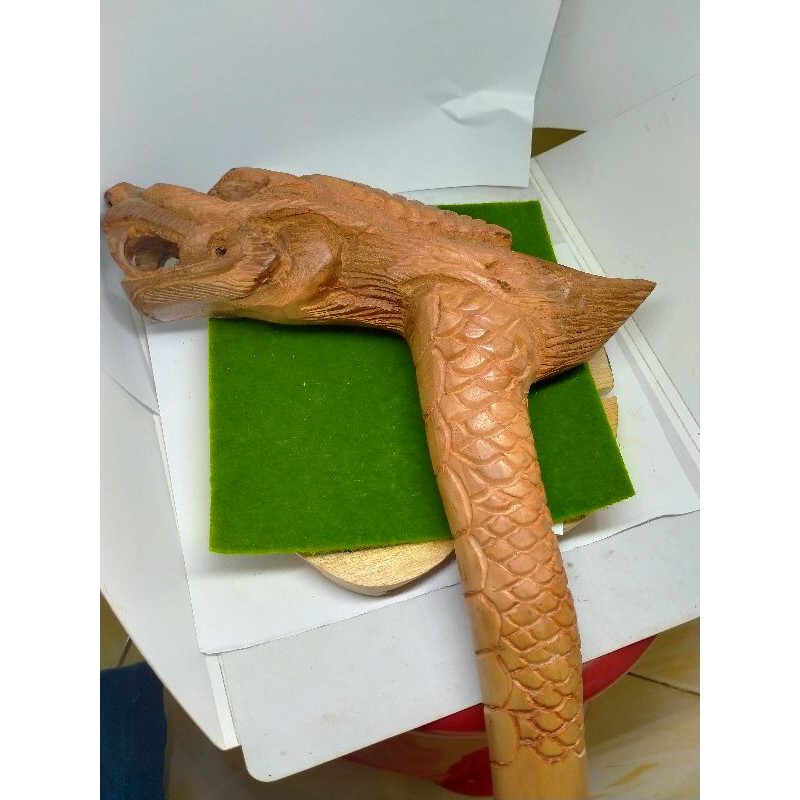 tongkat jalan kayu stigi laut ukir naga jawa