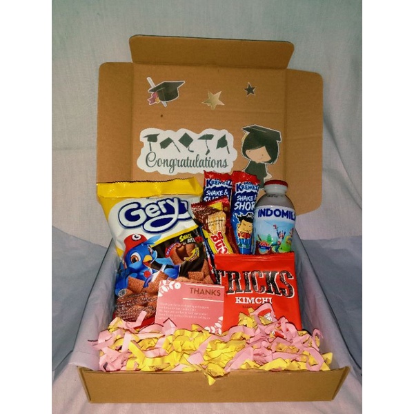 

Gift Box Snack | Hampers Snack | Kado Ulang Tahun | Kado Wisuda