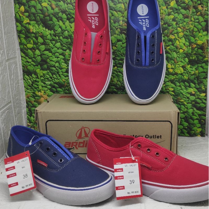 SEPATU ARDILES ORIGINAL HARGA MURAH CUCI GUDANG model slip on jadi tidak ada talinya