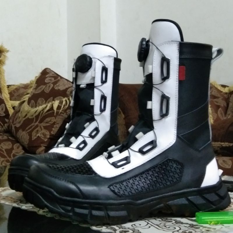 Sepatu PDL PEOVOS POLRI Model Sarang Tawon Tali Putar