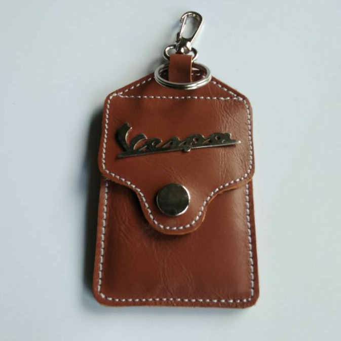 Gantungan kunci dan dompet STNK Vespa coklat