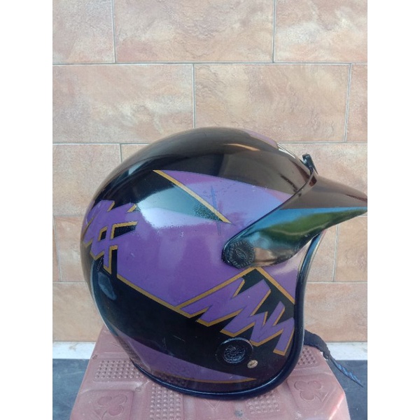 helm jadul yamaha ungu hitam