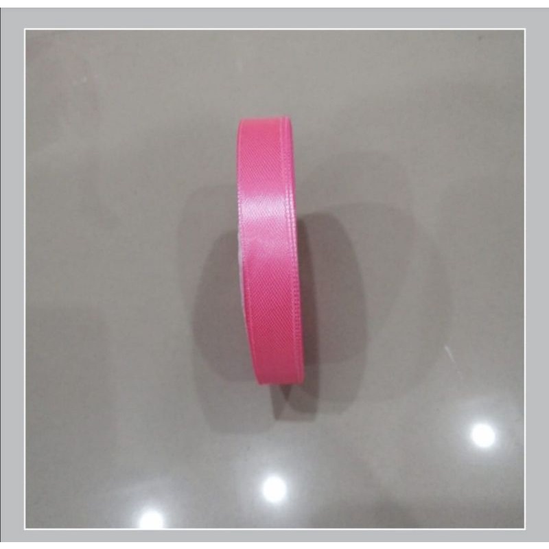 

Pita Satin Roll Ribbon 1/2 inchi /Pita Kado Roll Warna Pink Best Quality
