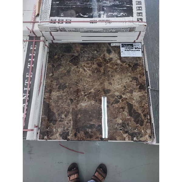GRANITE LANTAI 60X60 LONDON BROWN / VALENTINO GRESS / GLOSSY / KW1