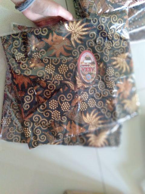 Kemeja Batik Pria Modern Motif Kembang Sogan Clasik