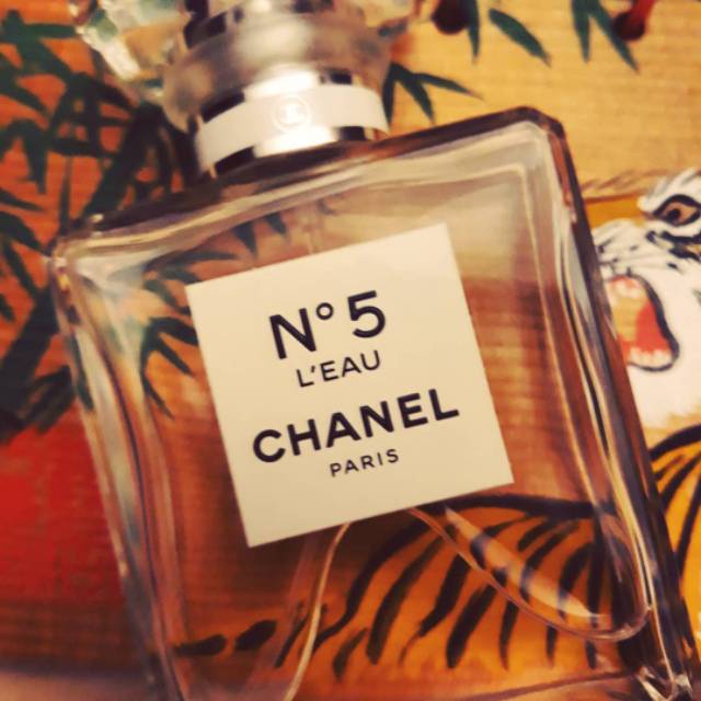 •PARFUM N°5 CHANEL PARIS