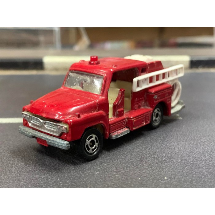 Vintage Tomica 68 Isuzu Pump Fire Engine Made in Japan No Box