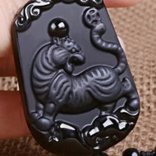 Shio Macan Kalung Fengshui Black Obsidion