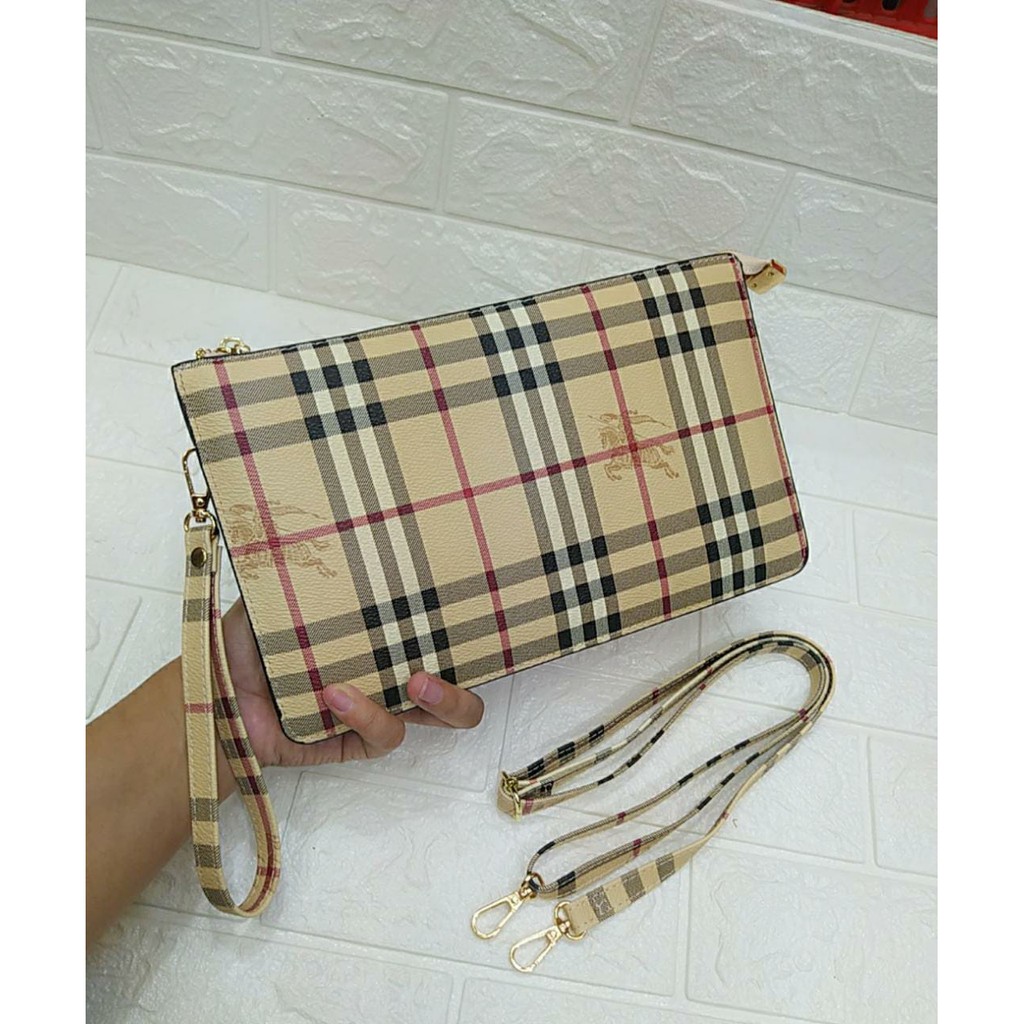 Clutch Burberry/ Dompet 3 Ruang