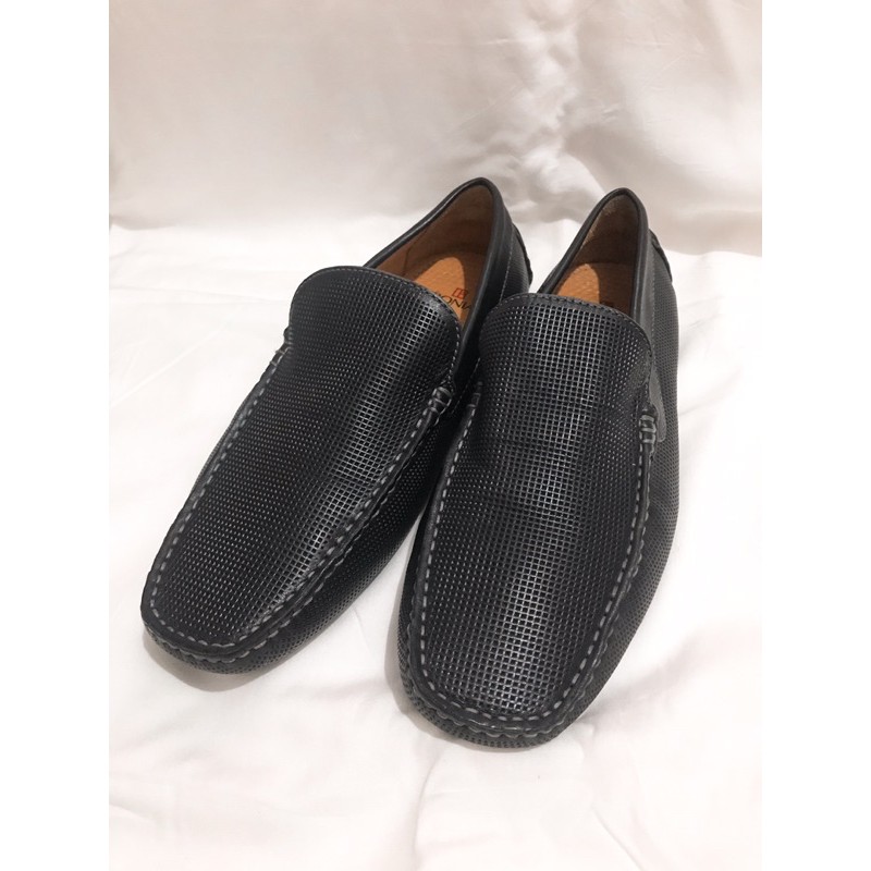 PRELOVED SEPATU MERK BONIA ORIGINAL 100%