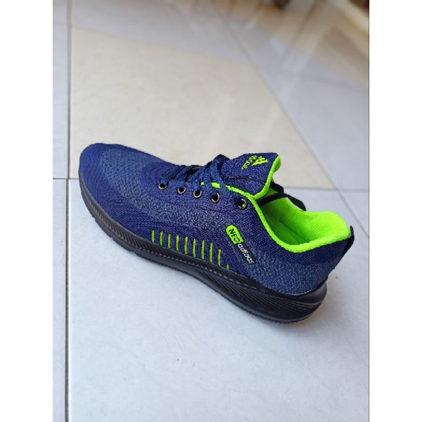 sepatu model terbaru pria wanita 2022