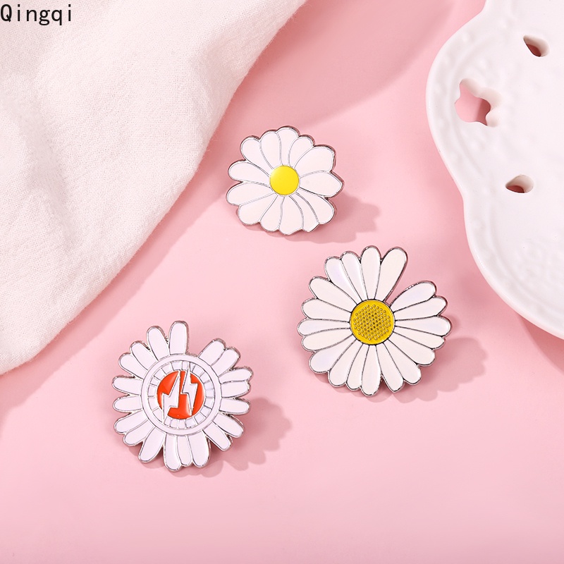 Bros Pin Enamel Bentuk Bunga Matahari Warna Putih Untuk Hadiah