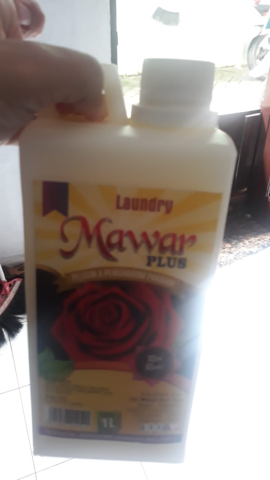 Loundry Mawar Plus 1 Liter Original Pelicin Dan Pengharum Pakaian