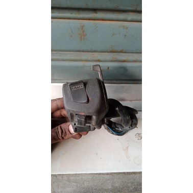 saklar/holder kiri tiger megapro ori