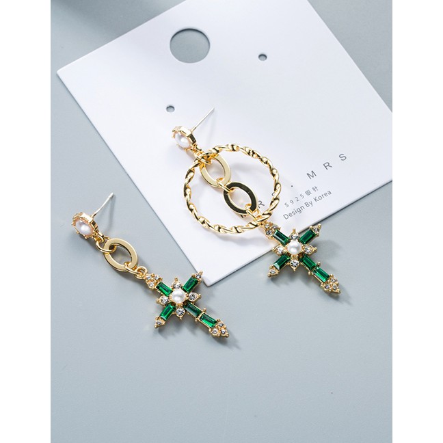 LRC Anting Tusuk Fashion Gold Emerald Earrings With Emerald Cross Size Ring F89480