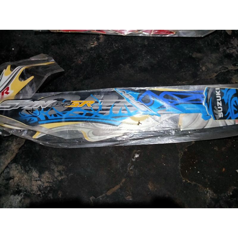 stiker suzuki spin