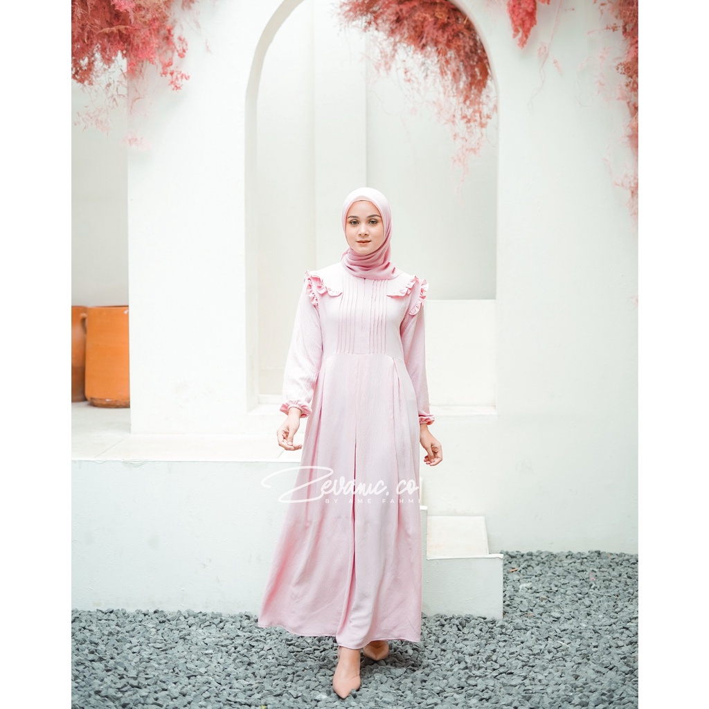Tavisha Maxi Dress Material Crinkle Dengan Aksen Lipit Di Bagian Dada / Ruffle | Zevanic.co-1