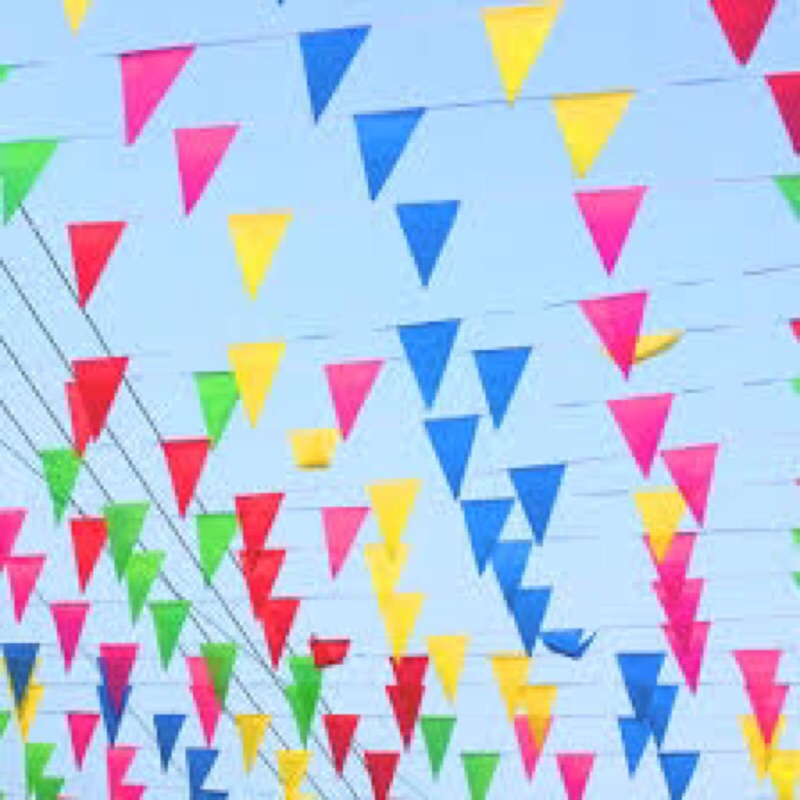 bendera segitiga warna warni / bendera festival / bendera kain segitiga