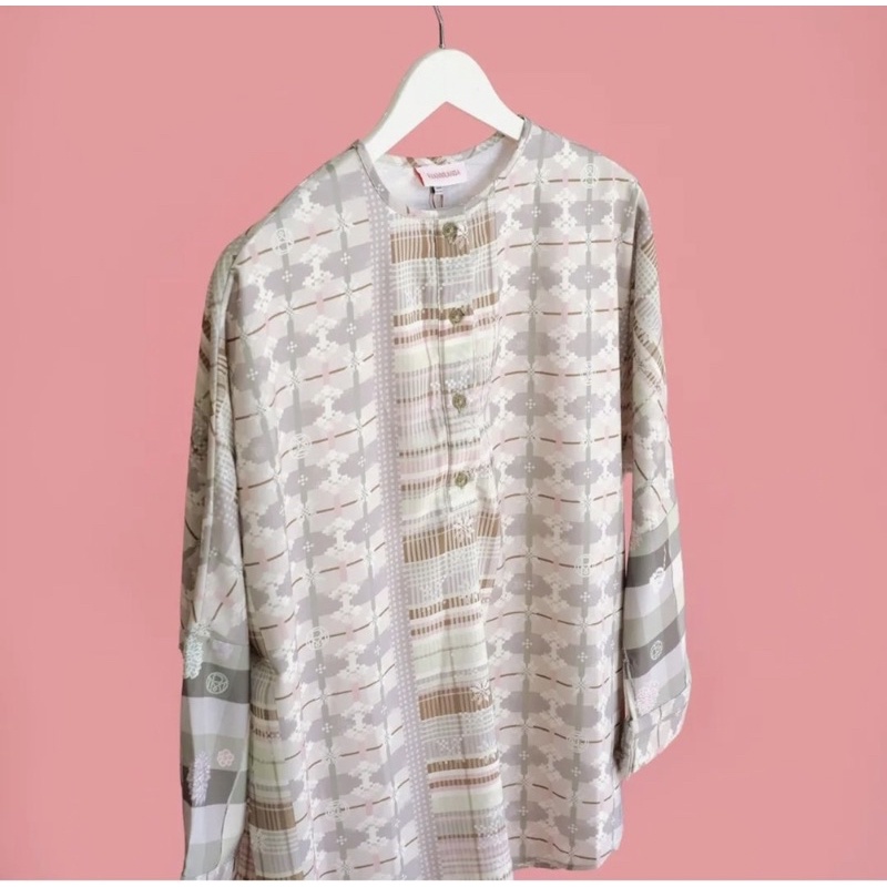 kareba top,kareba top ria miranda, kareba ria miranda,blouse ria miranda,ria miranda,ria miranda sal