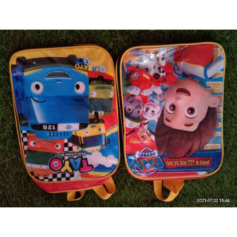 tas kecil anak laki-laki
