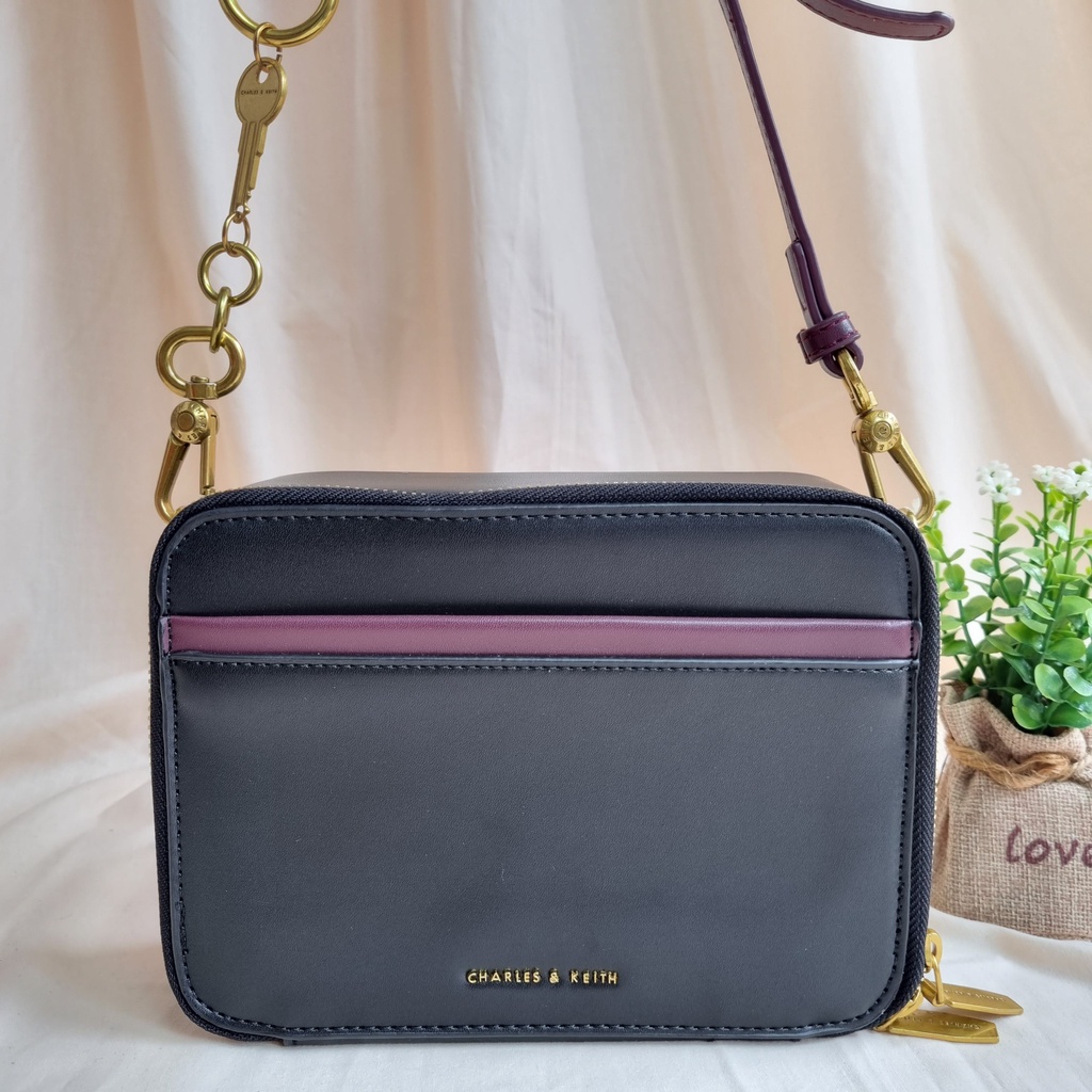 TAS CK DOUBLE ZIP CROSSBODY BAG