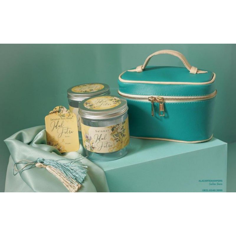 

Paket Hampers Mewah Lebaran Tas Souvenir Parcel Mewah Kosmetik Elegant