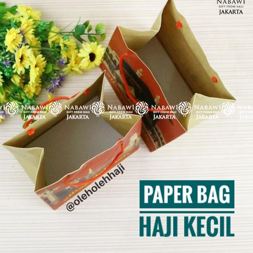 

Recomend Paper Bag Haji Besar Tanggung Kecil Tanggung Tebal / Tas Kertas / Tas Souvenir Haji / Oleh Oleh Haji