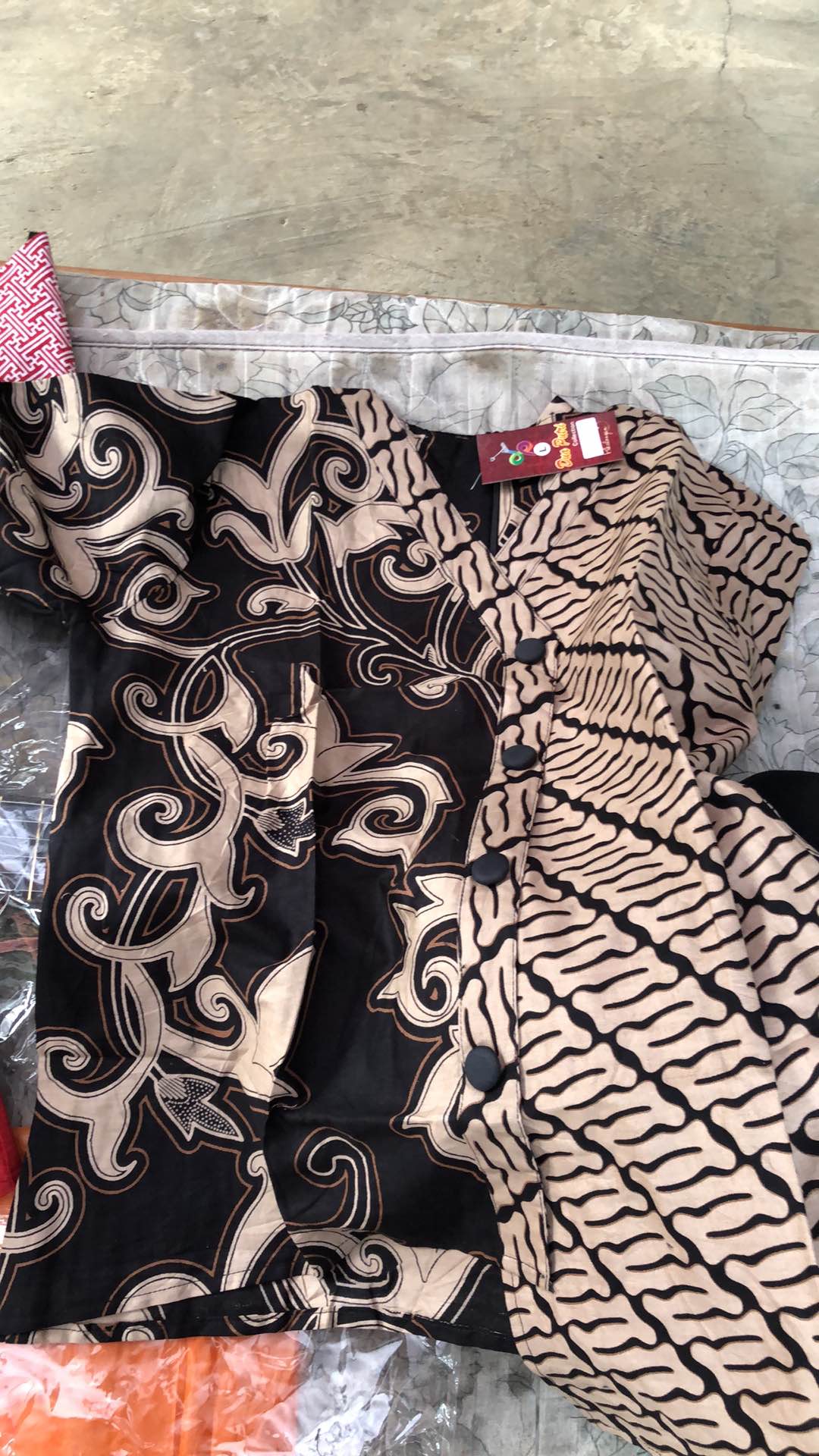 Atasan Batik Wanita Blouse Motif Kangkung Kombinasi Motif Parang Warna Coklat Muda Terlaris 2021