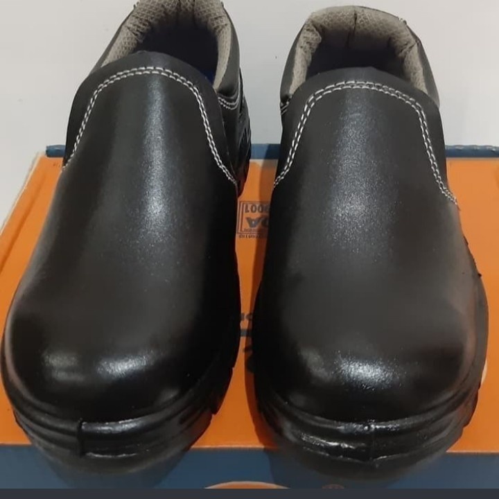 SEPATU SAFETY KENT PAPUA