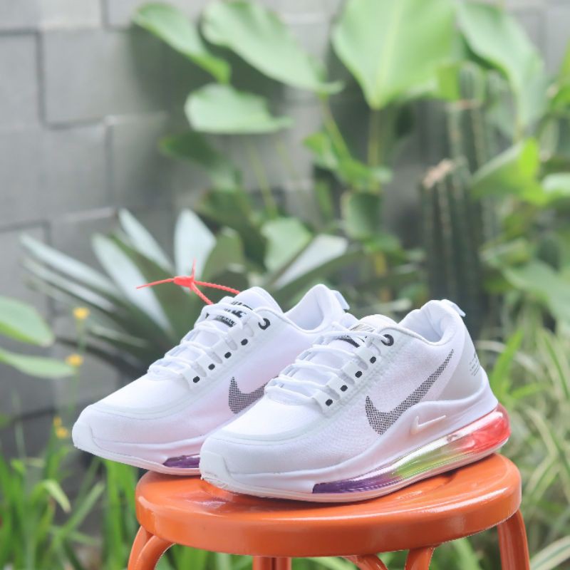 SEPATU SNEAKER WANITA NIKE AIR MAX 720 SHIELD SIZE 36-40