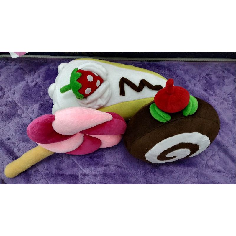 boneka bantal kue kado ulangtahun