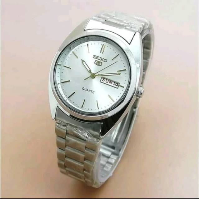 Jam Tangan Pria SEIKO 5 CLASSIC Tanggal hari aktif