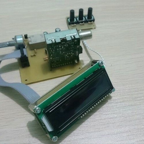 Radio FM stereo Frequecy 64-108 MHz PLL LCD