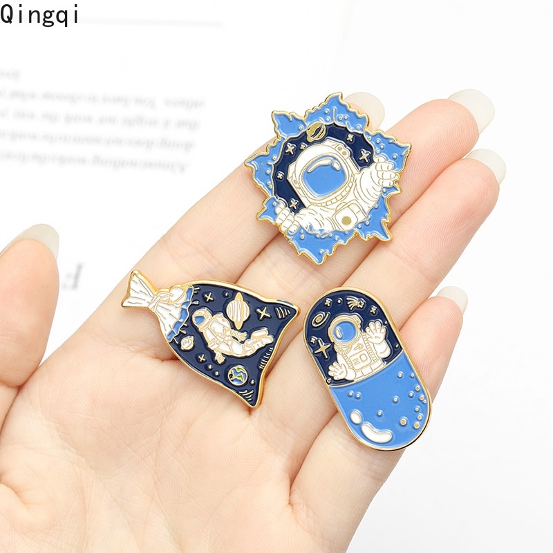 Bros Pin Enamel Bentuk Astronot Luar Angkasa Planet Bintang Untuk Hadiah Anak