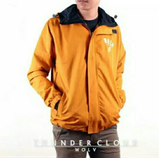 Jaket Outdoor Wolv Thundercloud