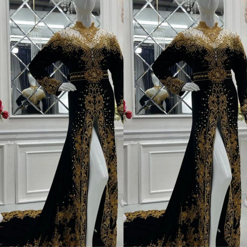 kebaya pengantin bludru Payet ekor panjang mewah dan cantik  di pakeynya