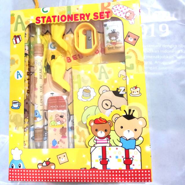 

Paket alat tulis anak karakter