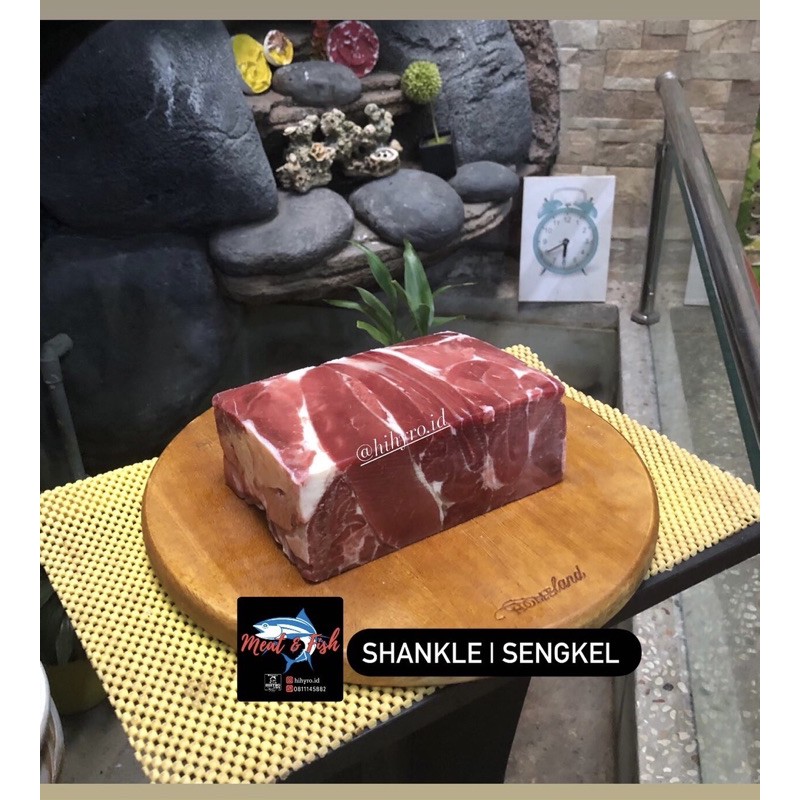 

DAGING SENGKEL / SHANKLE | SHANK BONE IN OSSOBUCO / DAGING SOP FROZEN 1KG