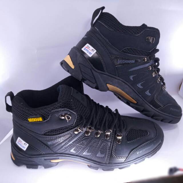 SEPATU HIKING CROSS OFF ROAD PARAMOUNT BECKHAM HITAM