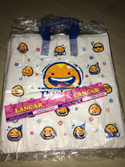 3 Pak (3 X 1 Pack) Kantong Plastik Smile Softhandle Ukuran 35