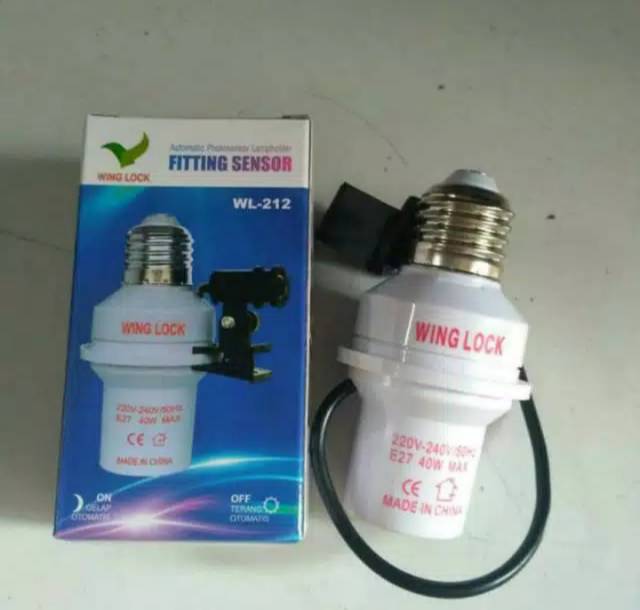 Fitting Sensor Cahaya Sheng Wei / Fitting Lampu Sensor Winglock WL - 212