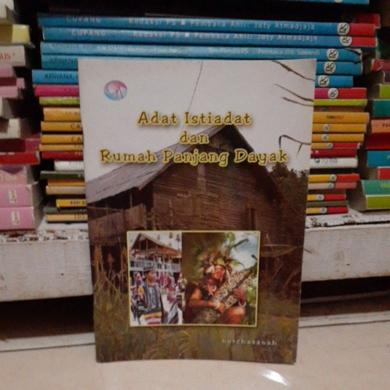 Adat Istiadat dan Rumah Panjang Dayak