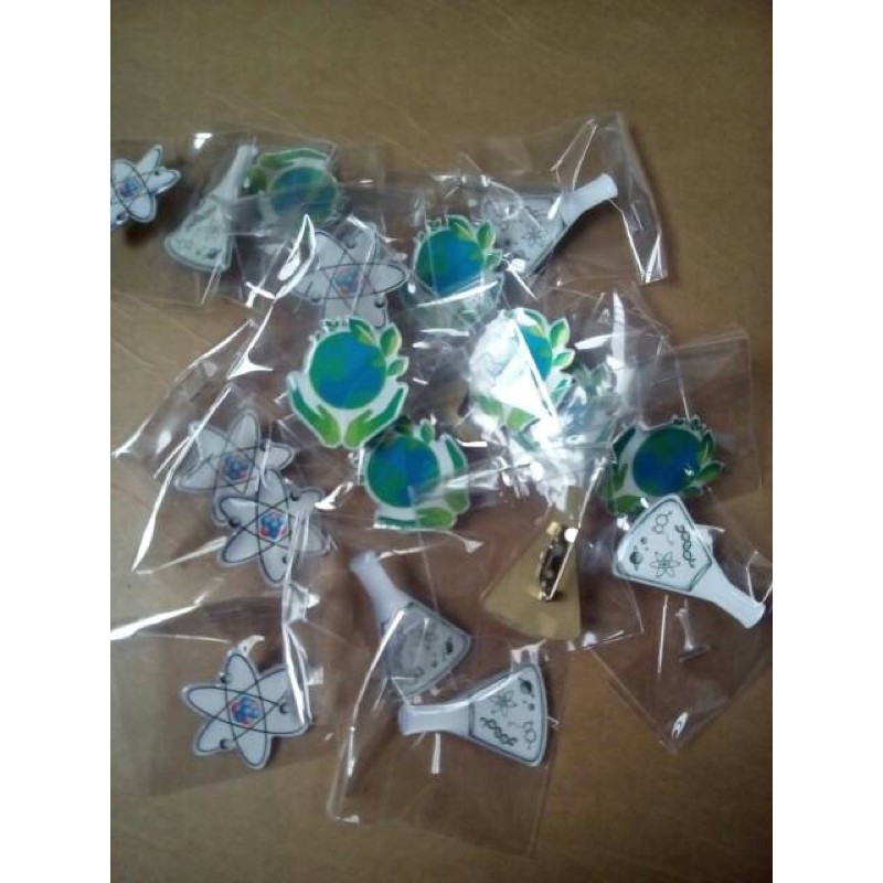 pin resin kuningan custom