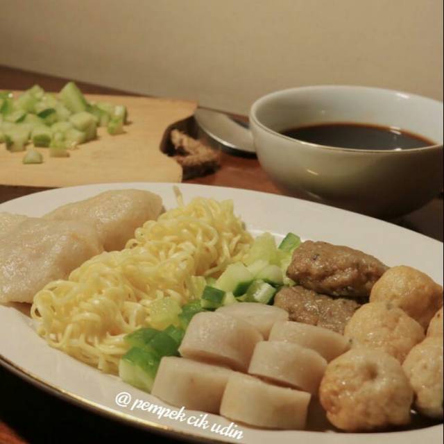 

Pempek Palembang (Kecil) Lenjer, Adaan, Kulit