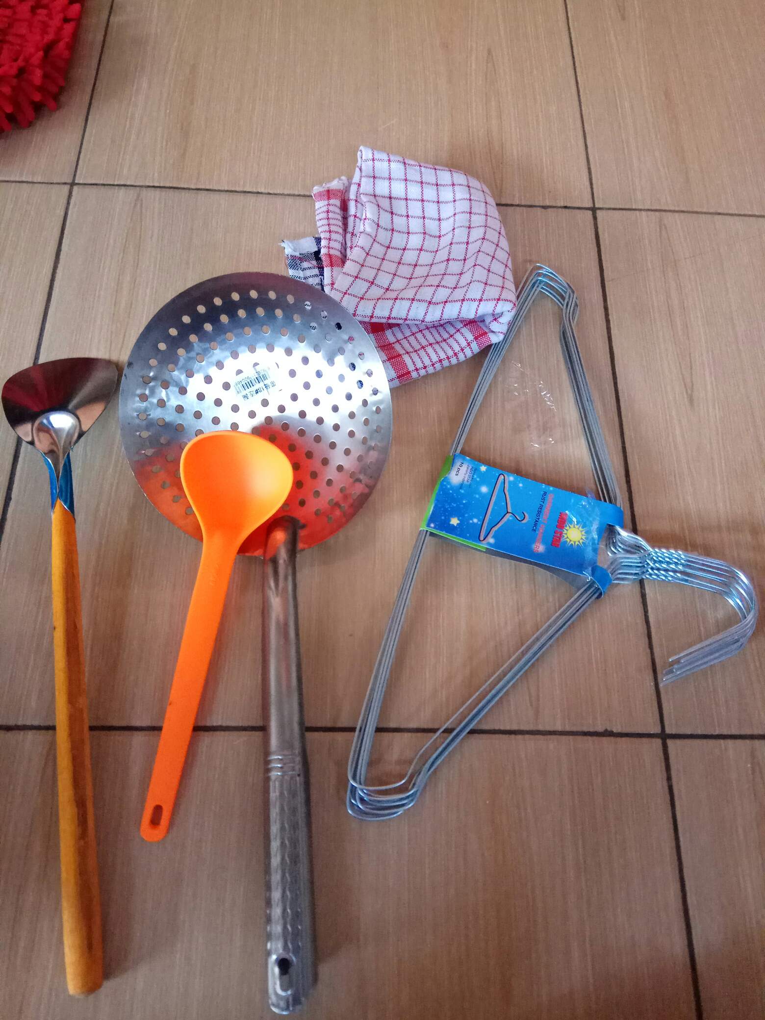 Hanger Baju Kawat Anti Karat Harga Per 10 Pcs