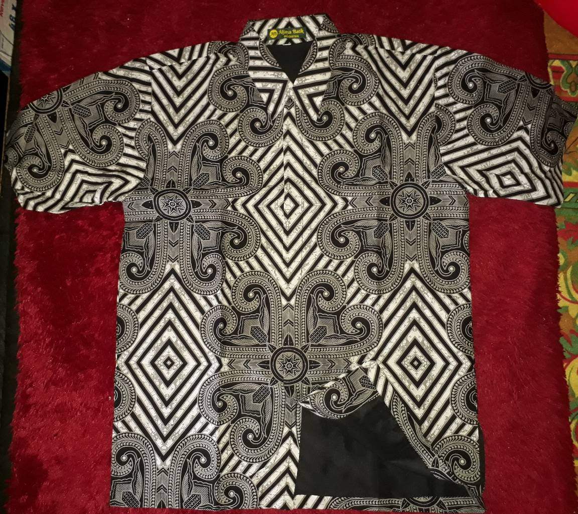 Mustika Lawasan Kemeja Batik Pria Full Furing Bahan Katun Sragenan