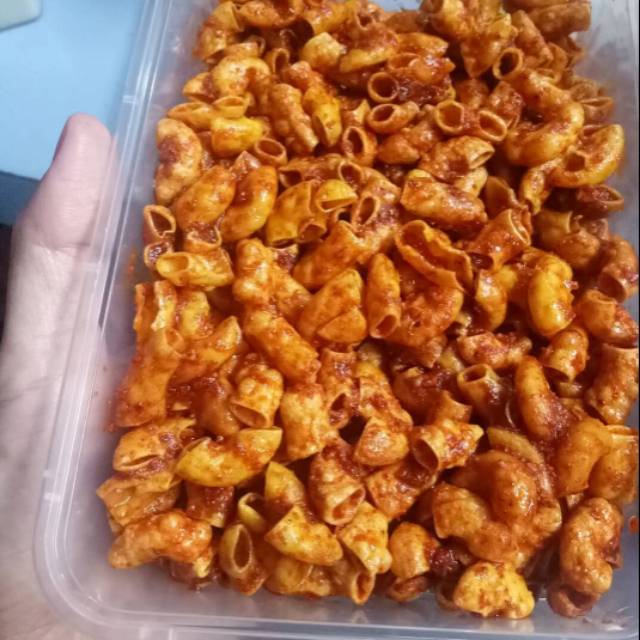 

MAKARONI BANTET PEDAS ASIN / KEMASAN BOX 500ML